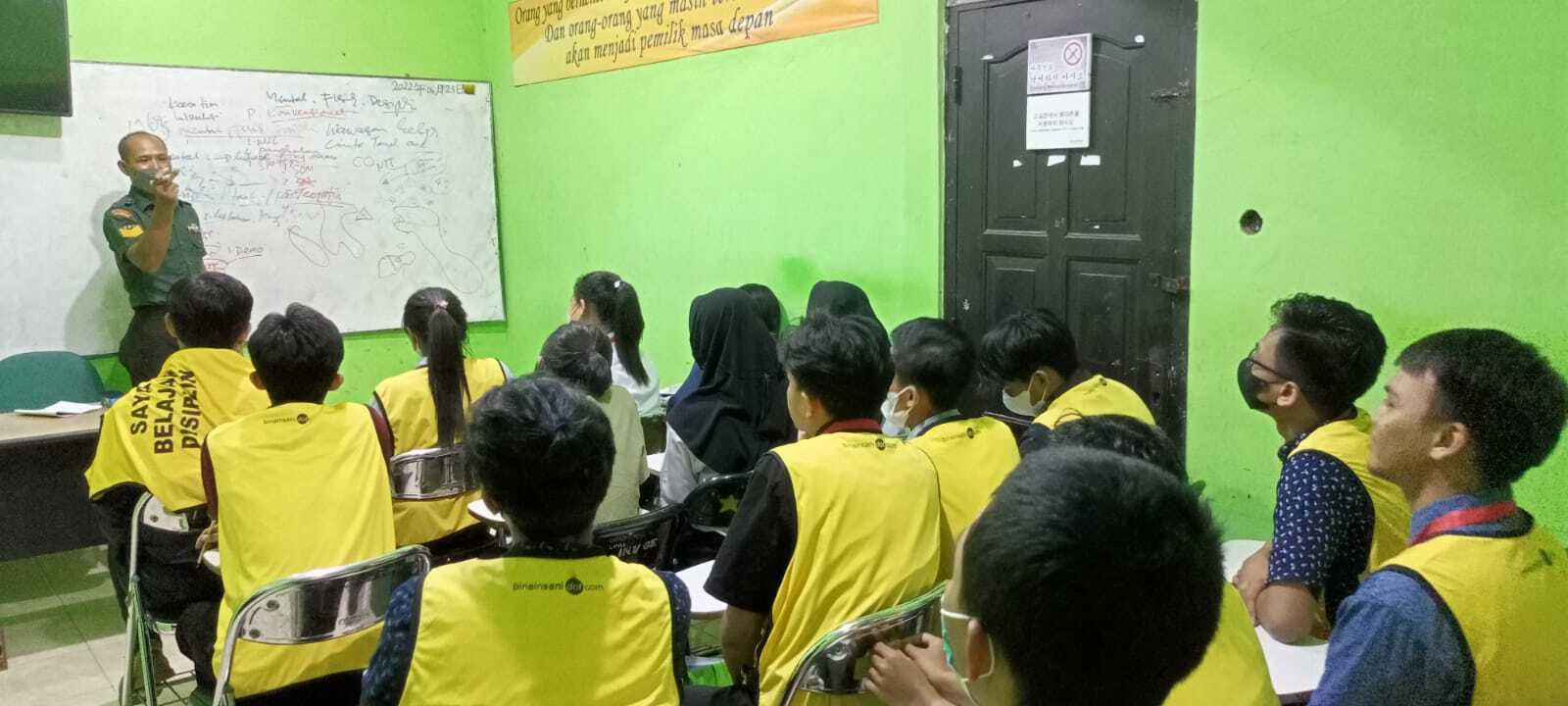 Kegiatan Fisik, Mental, Disiplin oleh Koramil Umbulharjo bagi Siswa Kursus Bahasa Jepang Persiapan Kerja Jepang Angkatan 14 Bina Insani MTC