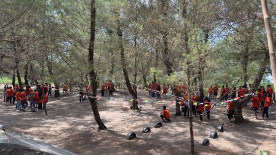 Outbond & Refreshing Siswa Bina Insani MTC Yogyakarta dan Magelang di Pantai Goa Cemara Outbond & Refreshing Siswa Bina Insani MTC Yogyakarta dan Magelang di Pantai Goa Cemara