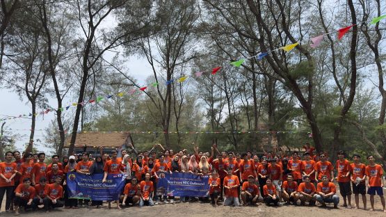  Outing Class Bina Insani MTC Yogyakarta dan Magelang: Membangun Kebersamaan dan Semangat Baru di Pantai Goa Cemara