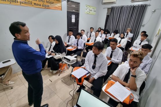 Pembukaan Pelatihan Bahasa Jepang Intensif Angkatan 34 di Bina Insani MTC Yogyakarta Pembukaan Pelatihan Bahasa Jepang Intensif Angkatan 34 di Bina Insani MTC Yogyakarta