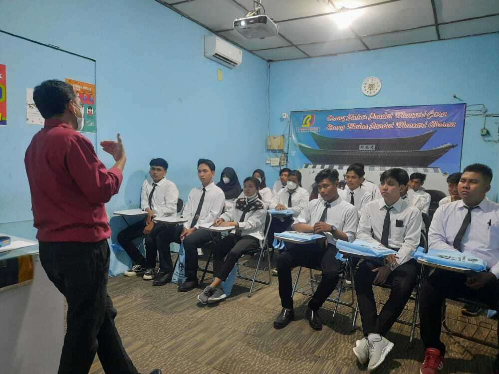 Pembukaan kelas kursus Bahasa Korea Intensif Persiapan G to G Korea Angkatan 138 Bina Insani MTC
