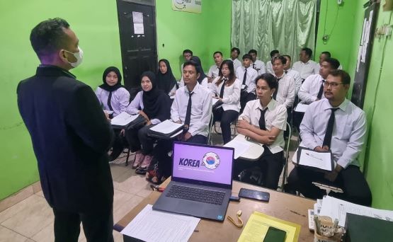 Pembukaan Kursus Bahasa Korea Intensif Angkatan 143 Persiapan Ujian EPS Topik dan Skill Test G to G Korea Bina Insani MTC