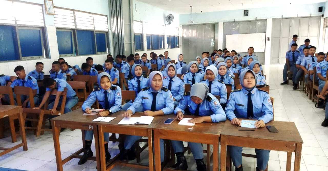 Kegiatan Sosialisasi Program Kerja Korea dan Jepang di SMK N 4 Kelautan Purworejo